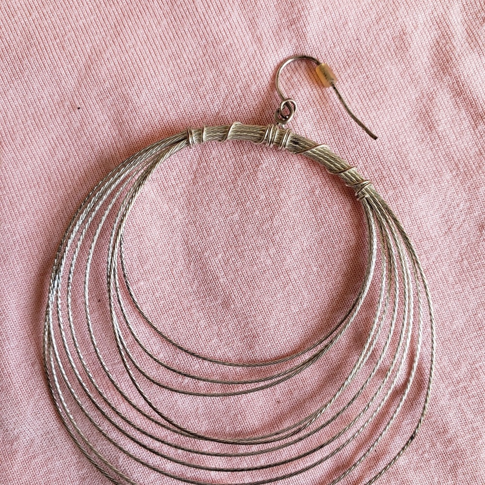 Wire earrings - Picture 2 of 3